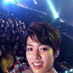 [EXO] <b>콘서트</b>에서 <b>팬</b>들이랑 셀카 찍는 열이