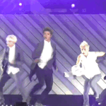 [EXO] 타오 <b>자켓</b>던졌다 다시잡는거 ..