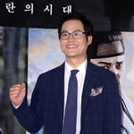 <b>응사</b> 삼천포, 김성균 영화 '군도' 제작 보고회 스타일!