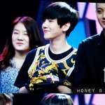 [EXO] 백현아나시벗는김에<b>위에</b>옷도...