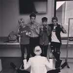[EXO] <b>밑</b>에 <b>다리</b> 벌린거 타어지??