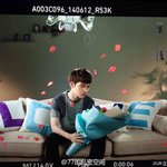 [도경수] 꽃다발을든 <b>경수</b>