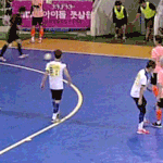 [시우민] 울 <b>애기</b>가 축구를 넘 잘하니깐 