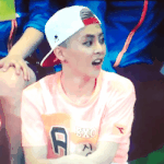 [시우민] 아풋대 응원하는 시우민.<b>gif</b>