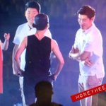 [백현] 오늘공연리허설백현이 ㅡ백현이 <b>배</b>를 요롷게 ㅋ