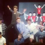 [EXO] 박찬열 손 <b>위치</b>..