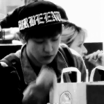 [EXO] "<b>박찬열</b> 입닦아 뭐 묻었어"