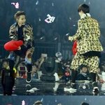 [백현] 민석이한테 장난치려다 <b>응징</b>당하는 백현이