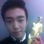 <b>샤</b>방한 이현우 셀카들