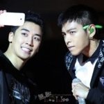 공연중 셀카본능 <b>발동</b>한 아이돌들.jpg