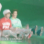 [EXO] 맏형라인에 <b>재롱</b>찬치
