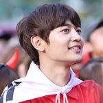 <b>민호</b> 응원하는 모습이 화보인줄ㅋㅋ