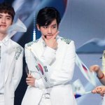 [EXO] <b>이쯤</b>되면 커플포즈 안한 무대찾는게 힘들듯