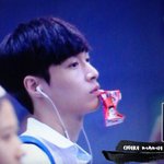 [EXO] 헐 이씽이 플뷰나보자 졸귀