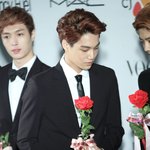 [EXO] 종인이 <b>홈마중</b>에 knk여기홈마가 찍은 거리사진 봤어?