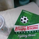 [EXO] 추구볼 때 먹으려고 사둔 <b>도넛</b>짤