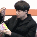 [카이] 트롤리<b>젤리</b> 먹는 카이 움짤!!!