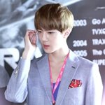 [EXO] 세훈이가 언제 그랬던거같음 머리 안내리는 이유가