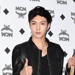 [EXO] <b>오우</b>ㅋㅋ레이 기사사진 대박이다ㅠㅠ