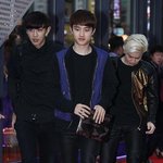 [EXO] <b>클러치</b>가 어색한 도경수