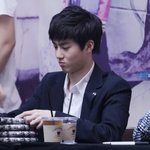 [EXO] 무슨일에집중할때입나오는<b>버릇</b>있냐