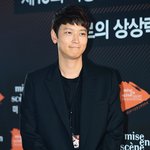 어제자 <b>압도</b>적인 비주얼 강동원..ㄷㄷ