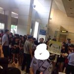 [EXO] 중국<b>공항</b>에서 세훈이 기다리는 팬