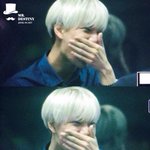 [카이] 홍콩공항))쪼그려앉아서뭐해종인아ㅠㅠ