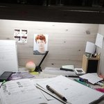 [EXO] 엉엉힘들어...<b>책상</b>꼬라지봐..