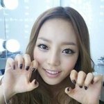 아이돌의 예쁜 네일<b>아트</b> 자랑 셀카