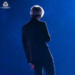 [카이] 카이 <b>뒷태</b> vs 니니 <b>뒷태</b>   ㅠㅠㅠ