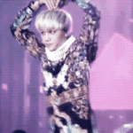 [EXO] 종인이 하트 <b>발사</b>!