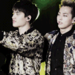 [EXO] 도경수 김민석 백허그 <b>full</b>짤 .gif