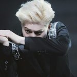 [EXO] 파도치는 <b>콧수염</b> 눈썹