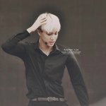 블랙셔츠 잘어울리는 <b>카이</b>;;