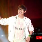 팬의 호응을 유도하는 아이돌의 <b>무대매너</b>