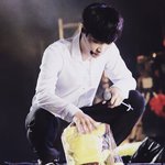 [EXO] 레이가 쳐다보던 <b>피카츄</b> 백현꺼구나