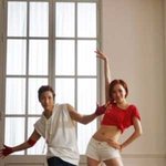 손담비가 함께하고 <b>댄싱</b>나인 우승팀이 퍼포먼스하고 주위엔 모델들이...