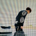 [EXO] <b>오늘자</b> 아저씨랑 인사하는 찬열이ㅋㅋㅋ