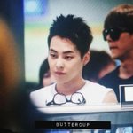 [시우민] 민석이 청두공항 <b>새</b> 입국 플<b>뷰</b>우우우