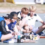 [EXO] 야이거헨리나백현이냐<b>정확</b>하게아는사람만