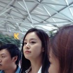 정신좀 차려라.  판녀들아.