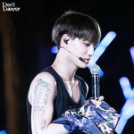 [카이] 헉 가슴라인 좀바,,,<b>숨멎</b>..