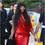 나오미 캠벨 반짝이 드레스