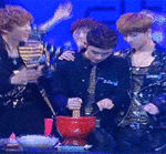 [EXO] <b>궁금</b><b>궁금</b><b>궁금</b><b>궁금</b>!! 이거뮤ㅓ에요?