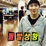 [EXO] <b>몰래</b> 밥 비벼 먹는데 엄마 깬거같음‥
