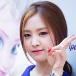 어제자 손나은 팬사인회