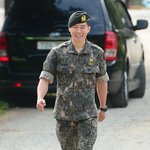 제대하는 <b>김무열</b>