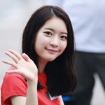 아영의 멈추지않는 아이컨텍