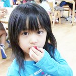 지금 옆에 이쁜 <b>여자</b>애가 있는데